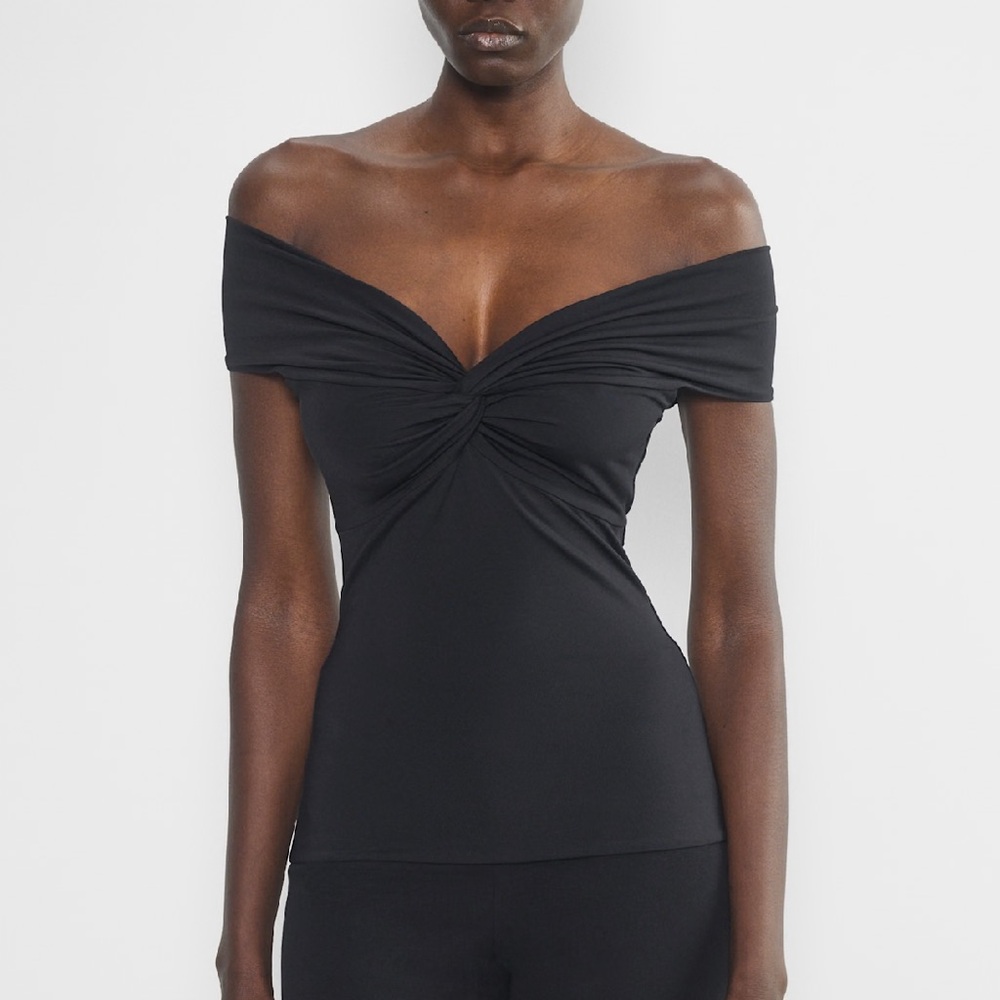 NWOT Aritzia Contour Off-shoulder Top in Black
